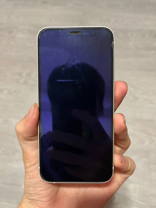 Продаю IPhone 12 mini