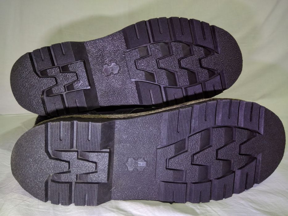 Продам унты новые