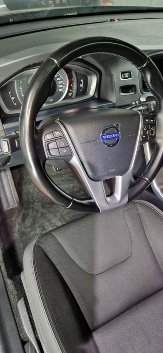 Vând volvo v60 2015