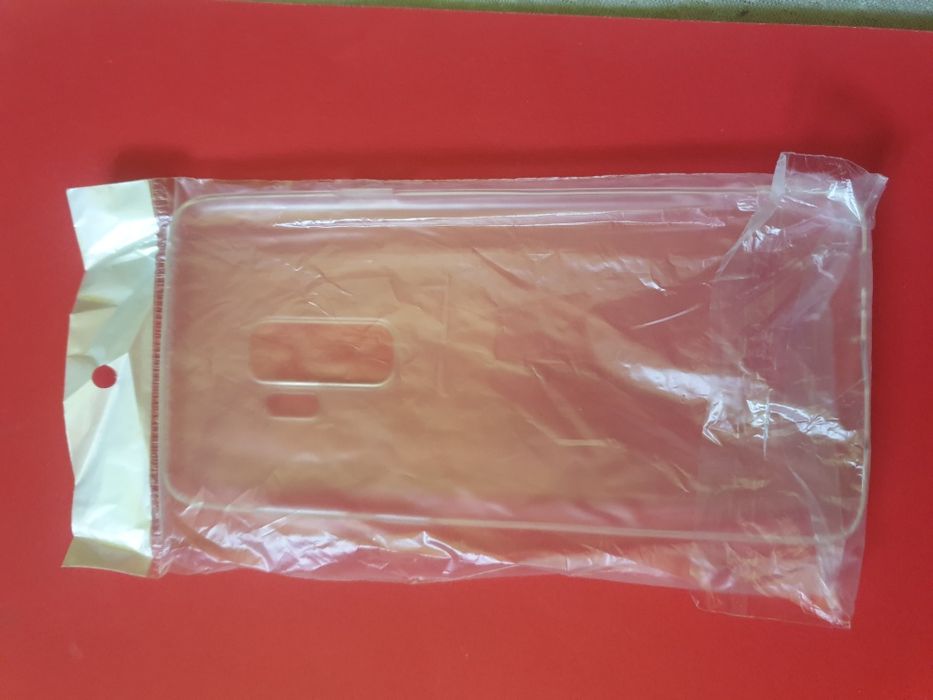 Vând urgent husă tranparentă la schimb la Samsung note 3 neo