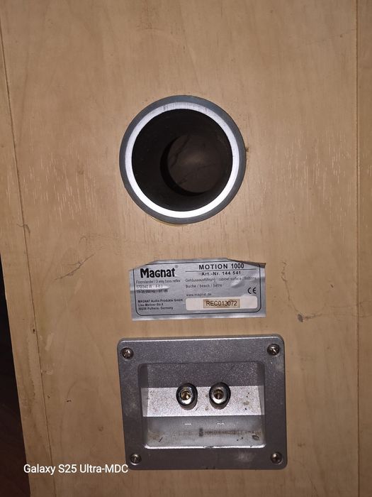 Vând o pereche de boxe pe 3 căi Magnat motion 1000, bass reflex, 340 W