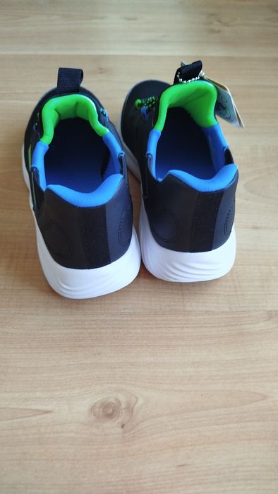 Нови Skechers slip-ins 33
