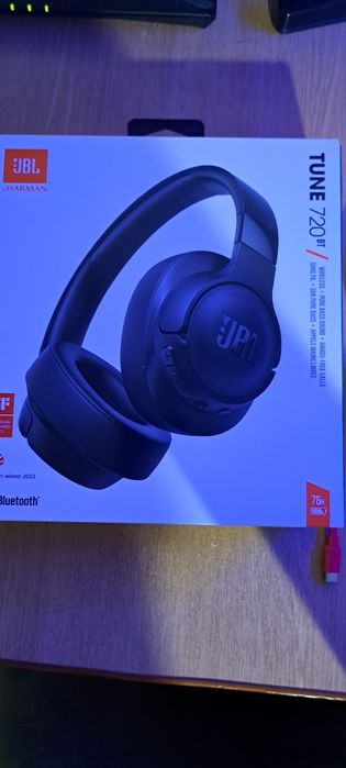 Casti jbl tune 720 BT