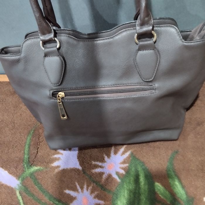 Продам женскую сумку