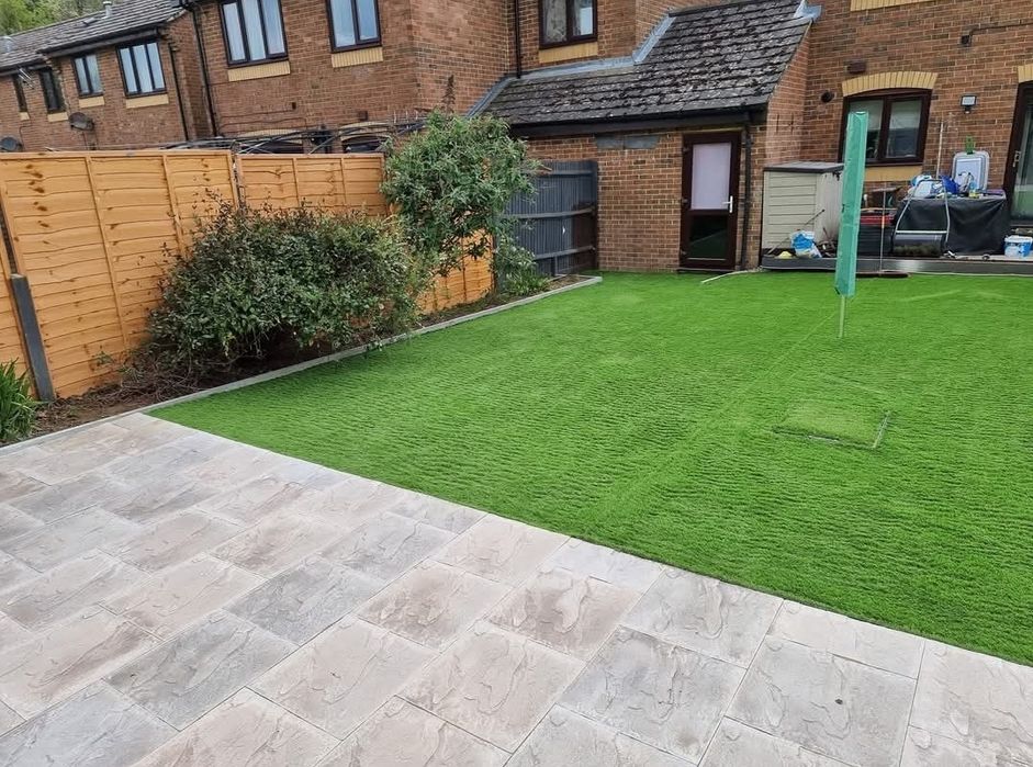 Montaj Gazon  Artificial /  Amenajari Curti , locuri de joaca etc...