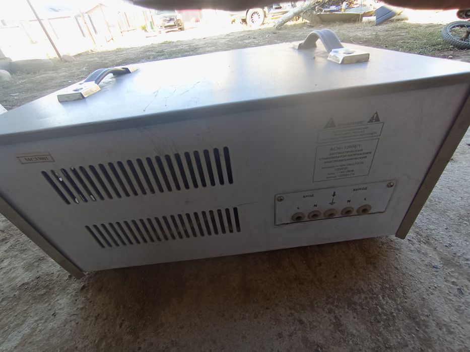 Автоматический стаблизатор напряжения переменного тока  АСН-12000/ЭМ