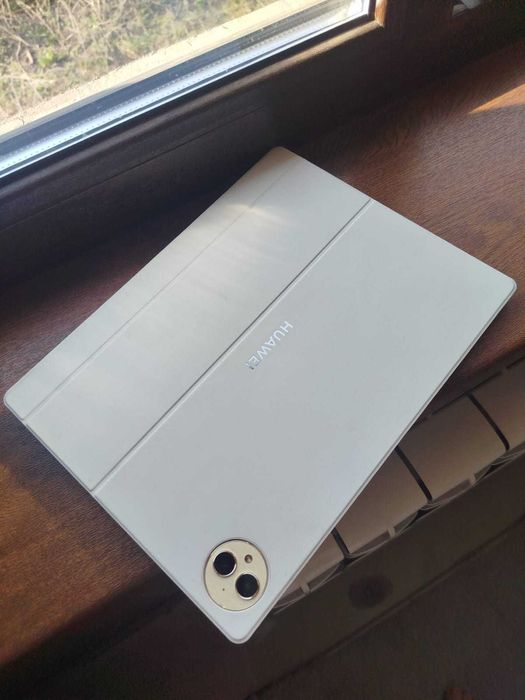 Планшет Huawei с клавиатурой