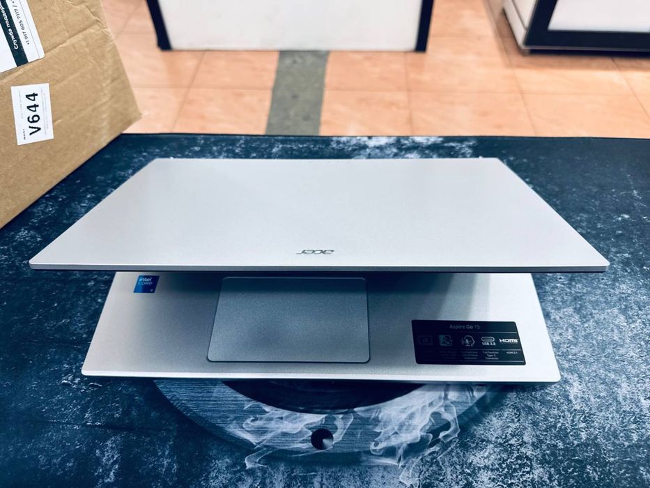 acer Aspiro Go 15 core 3 N355 DDR5 8GB 128GB SSD