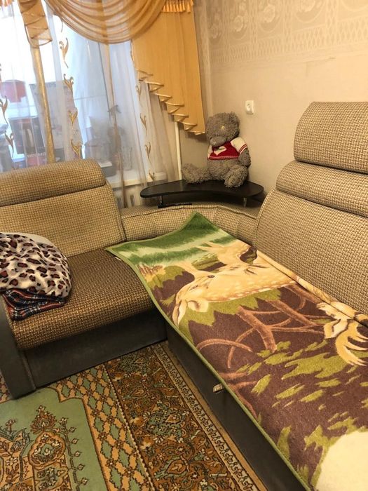 Сортировка. Продам диван и 2 тахты