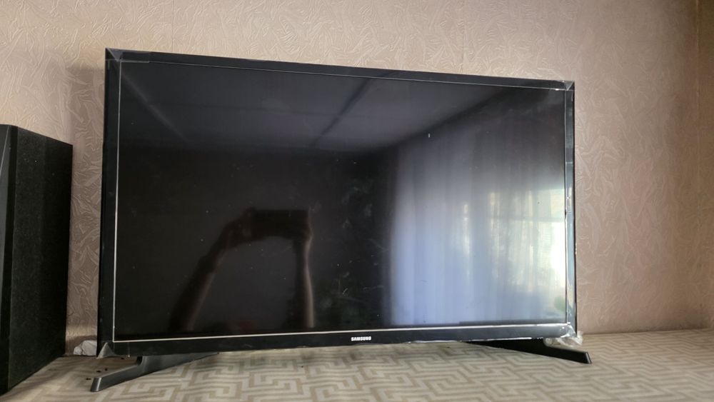 Продам телевизор на запчасти