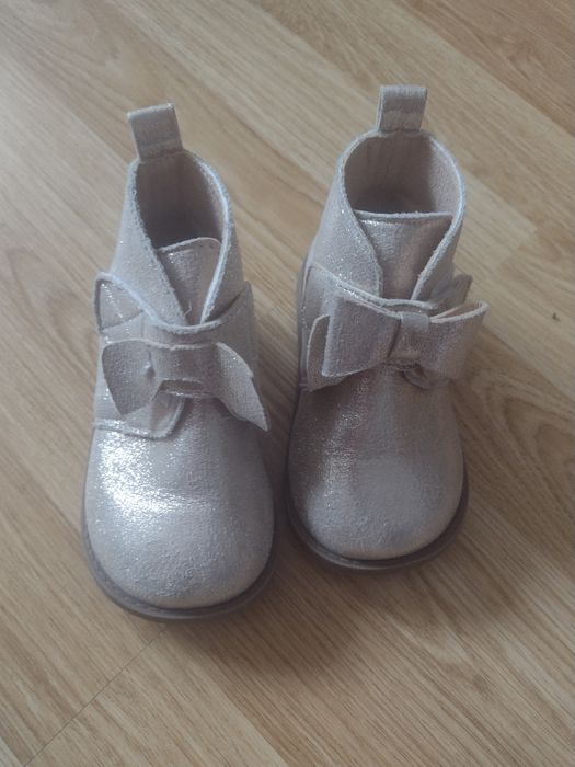 Ghetuțe fetițe aurii