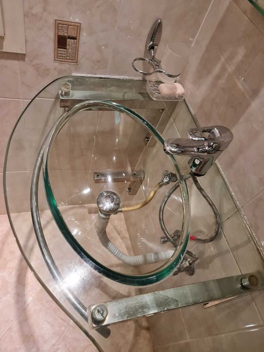 Дизайнерска мивка прозрачна перфектна!