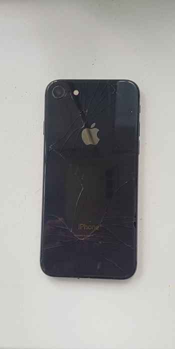 iPhone 8, 64 гигабайт