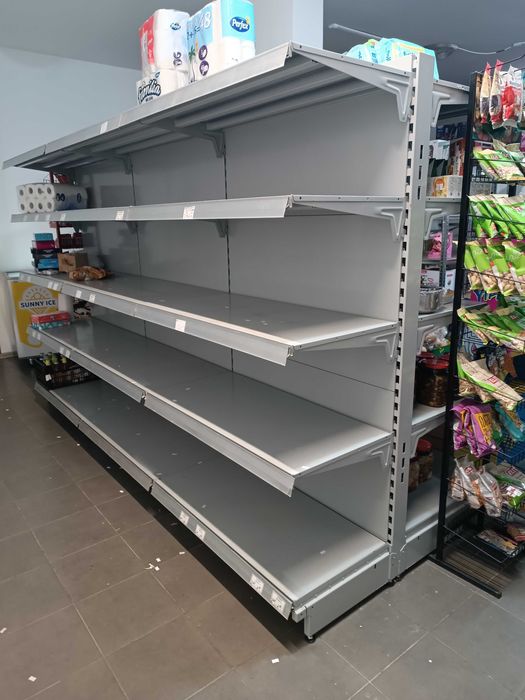 Островен стелаж за магазин