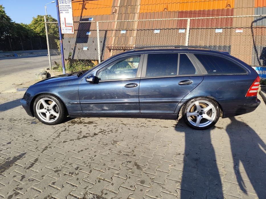 Vând Mercedes Benz combi