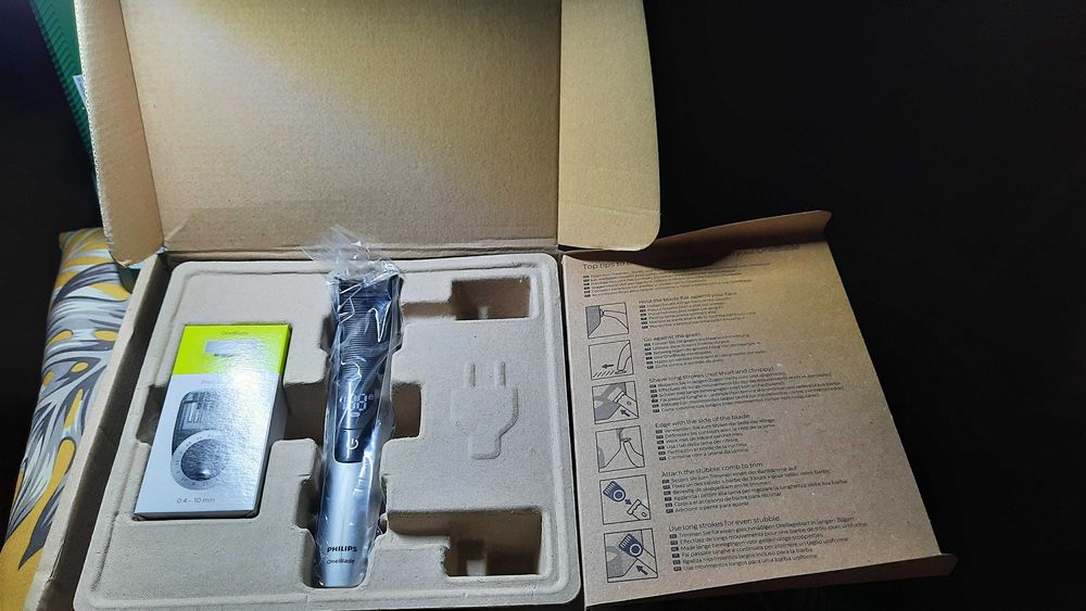 Philips QP6520/20 1xcap/1xPrecision comb/ 1x Stand incarcare/1x Husa