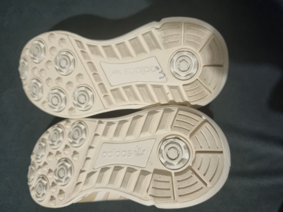 Adidasi Adidas marimea 37