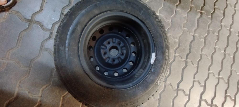 Продам колесо с резиной