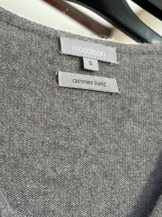 Maddison, cașmir, pulover gri, broderie cu mărgele