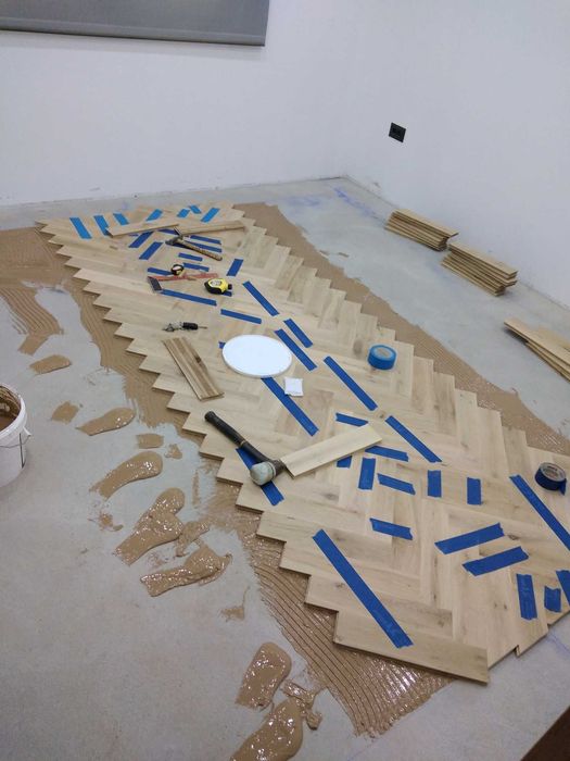 Raschetez parchet masiv, finisez parchet stratificat