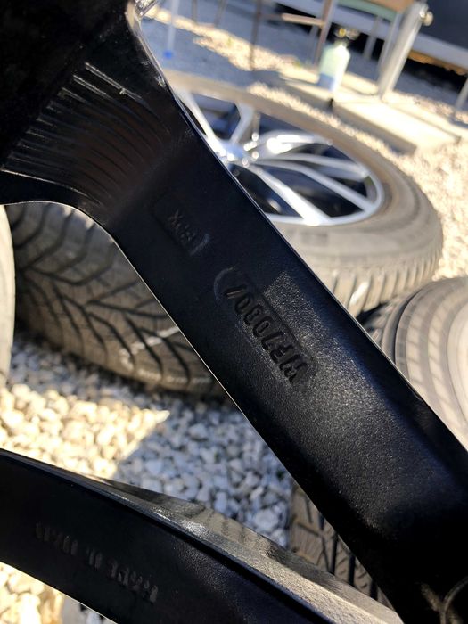 Оригинални лети джанти за Toyota RAV4 Lexus