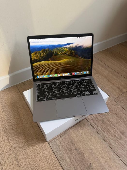 Macbook Air  / M1  / 8Gb / 256Gb