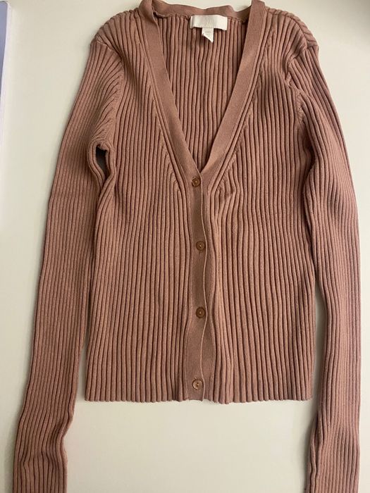 Дамска жилетка с копчета