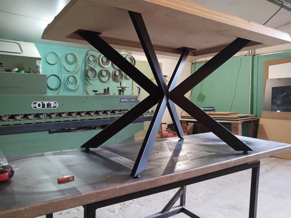 Метални крака за маса