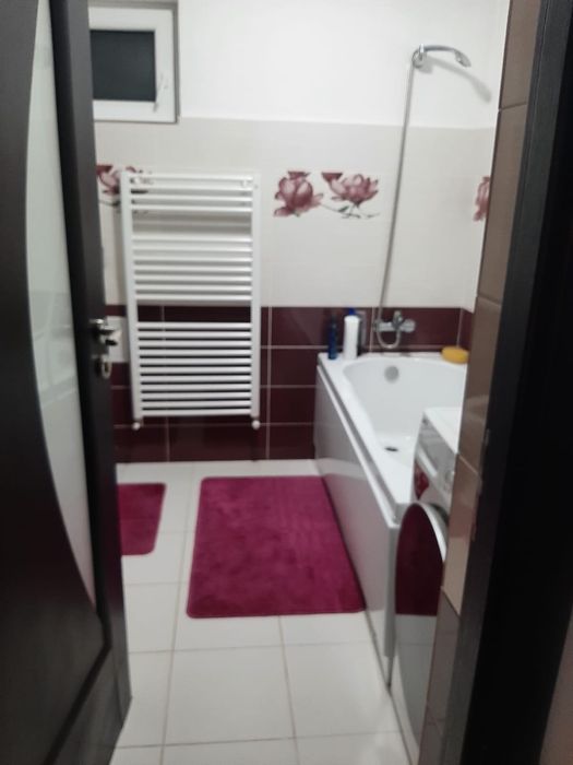 Inchiriez garsoniera la casa, intrare separata