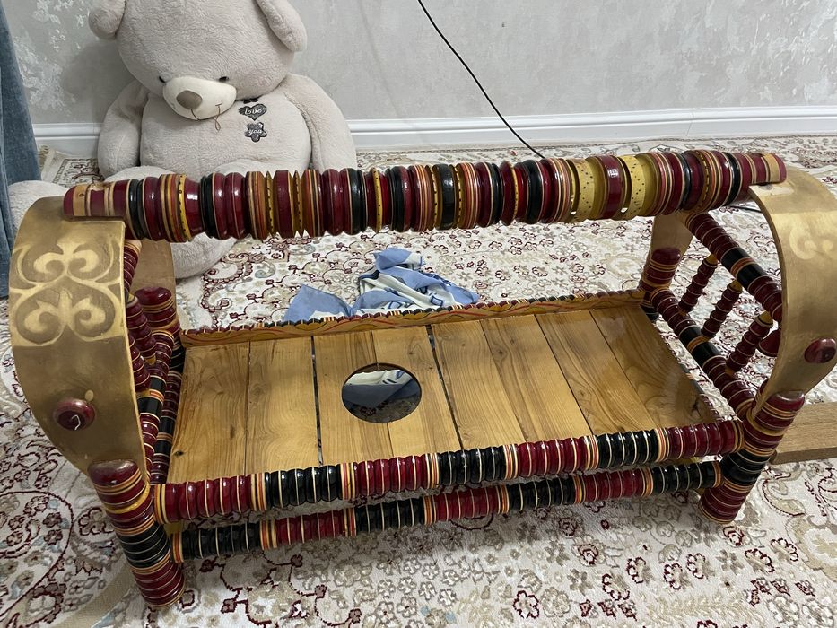 Бесік сатылады..