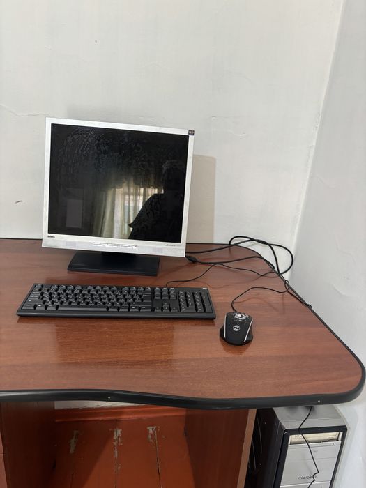 Компьютер столымен сатылады