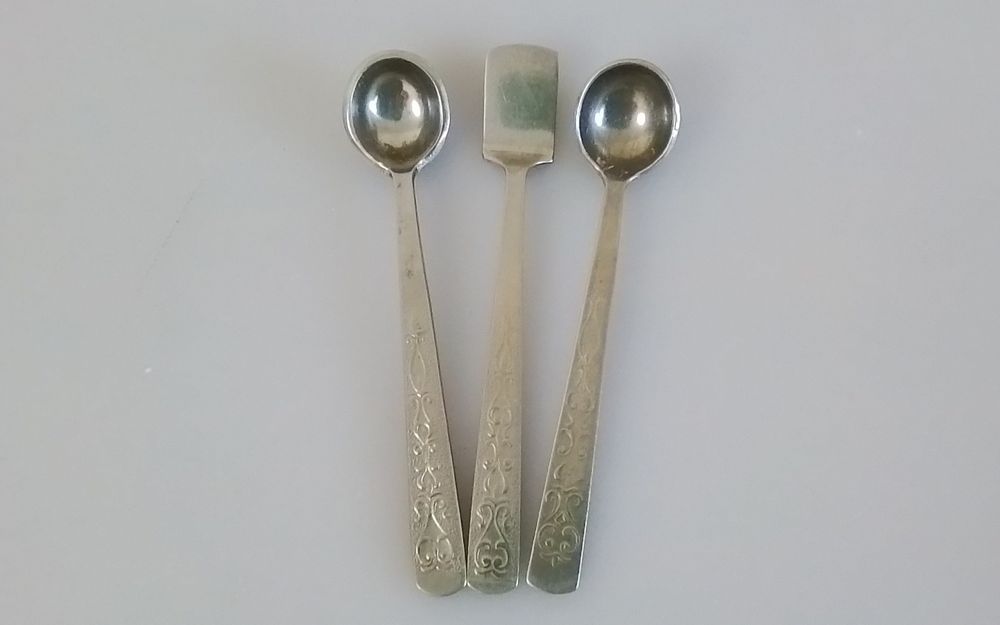 Столовые приборы