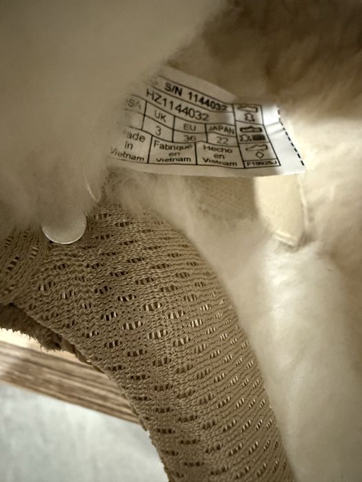 Продам Ugg кроссовки