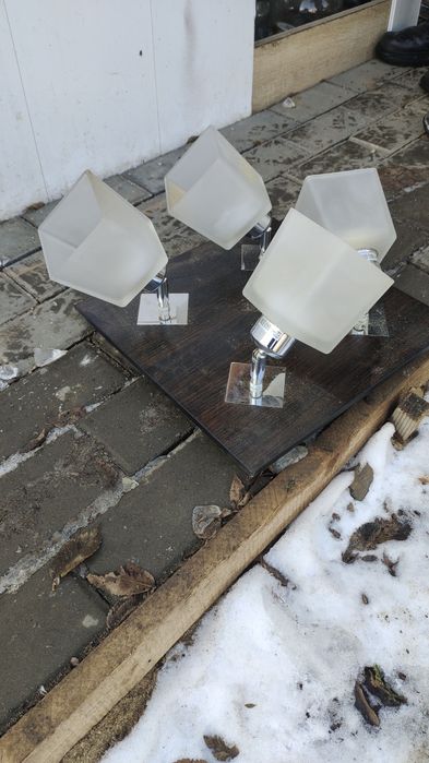 Продам  люстры разные