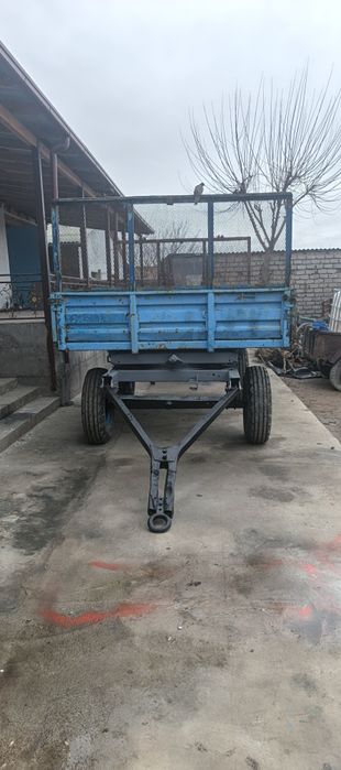 Traktor prseb sotiladi