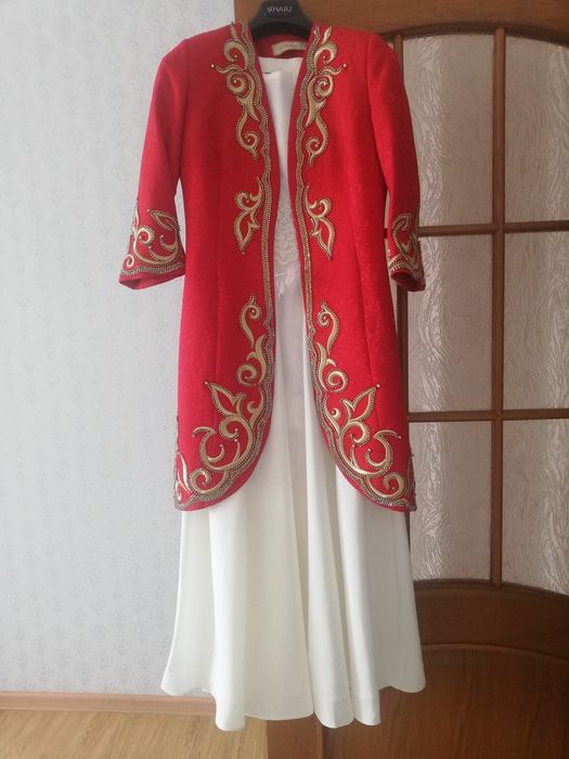 Платье с кажекей на прокат