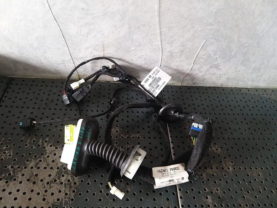 Cablaj instalatie electrica usa dreapta fata opel zafira e life 9824873980
