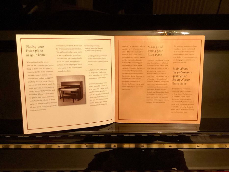 Pian Vertical Steinway & Sons, marca Essex EUP-123