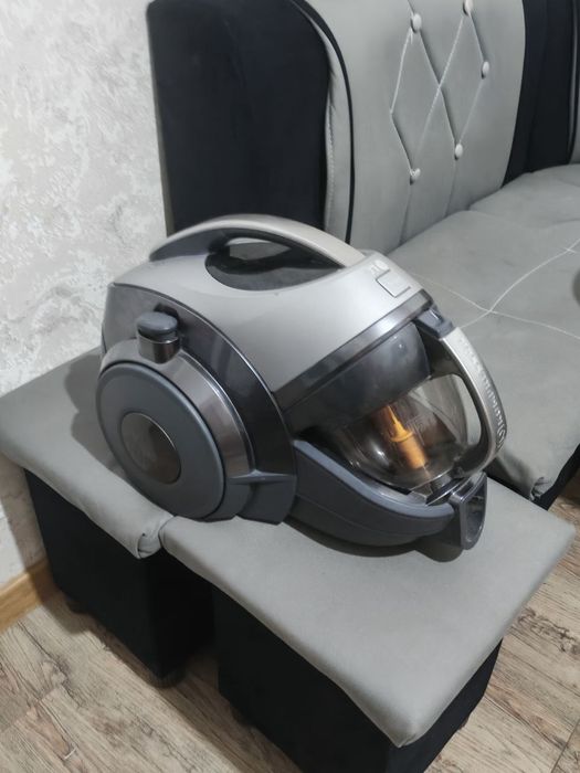 Продаю б/у пылисос