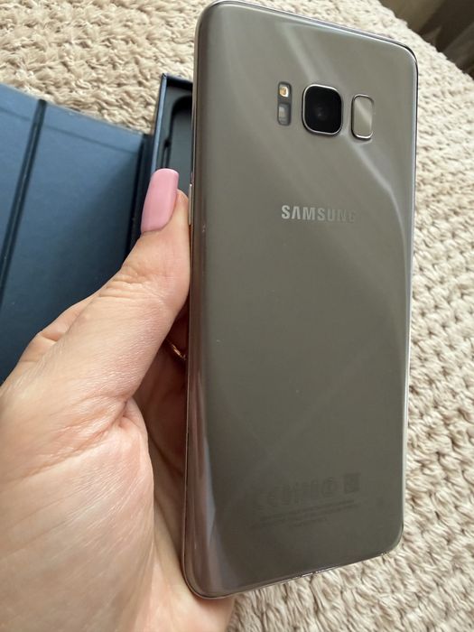 Продам телефон Samsung S8