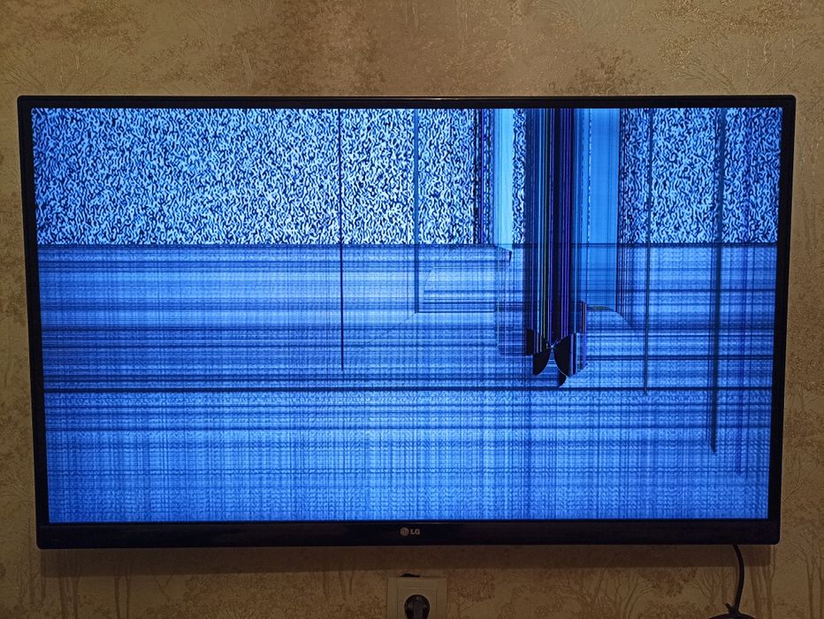 Телевизор LG на запчасти