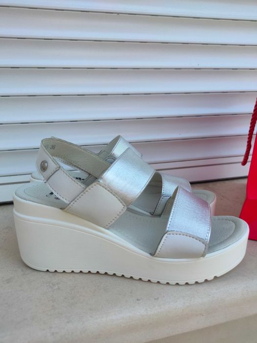 Бели сандали със сиви елементи на платформа Tendenz 36 номер