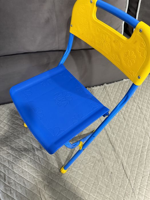 Детский стол со стулом