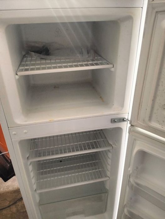 Холодильник Elenberg