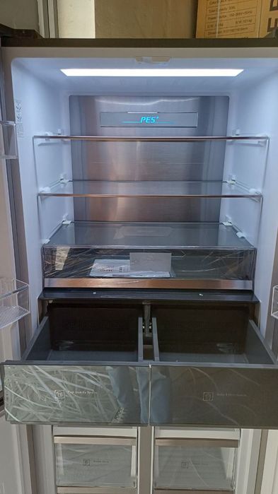 Холодильник четырёхдверный