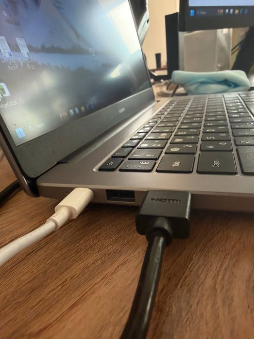 Ноутбук HONOR MagicBook X 14 / 16 ГБ / SSD 512 ГБ / Windows 11