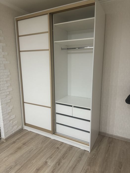 Продам плательный шкаф