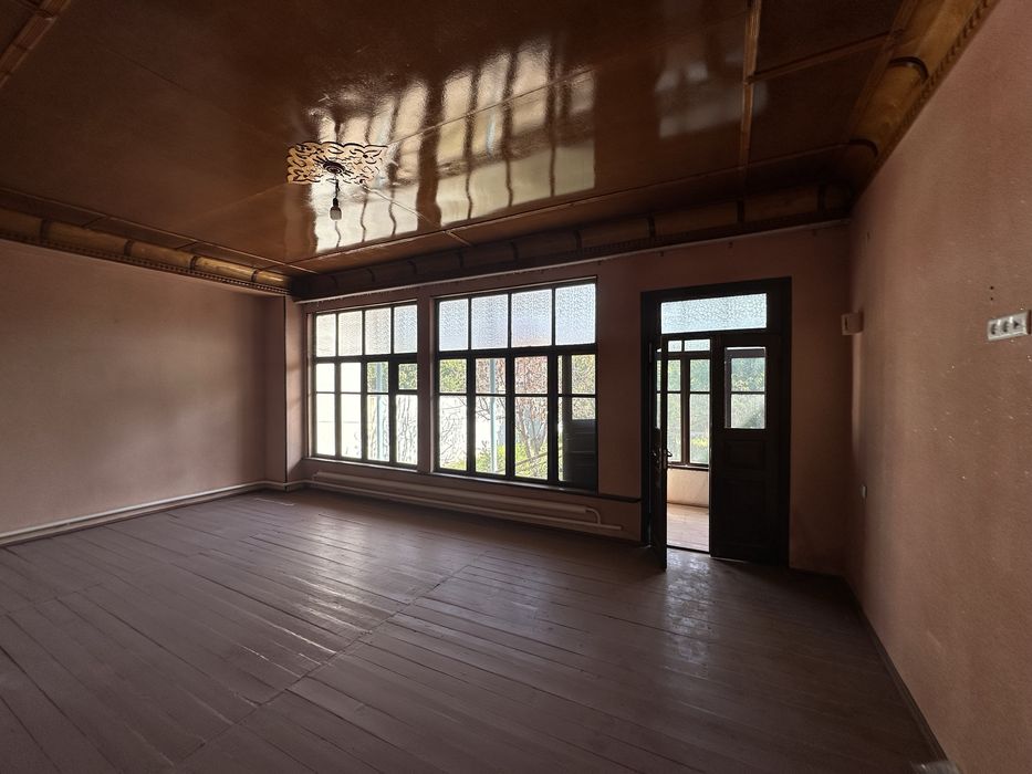 Хасанбой шахар тарафда 7 сотих ховли ер хисобида