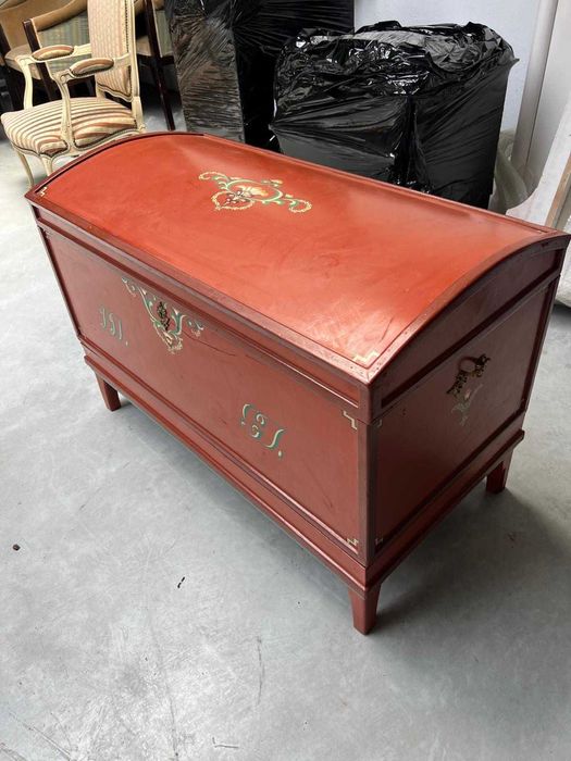 Cufar pictat de dimensiuni mari!