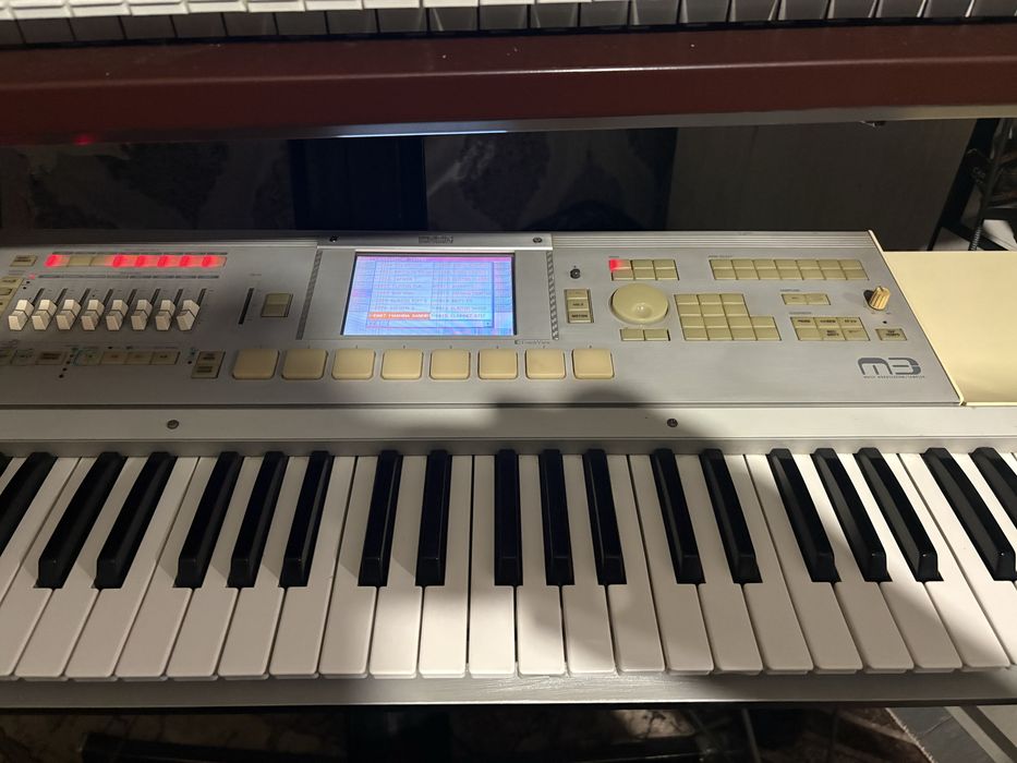 Korg m3 KORG M3!